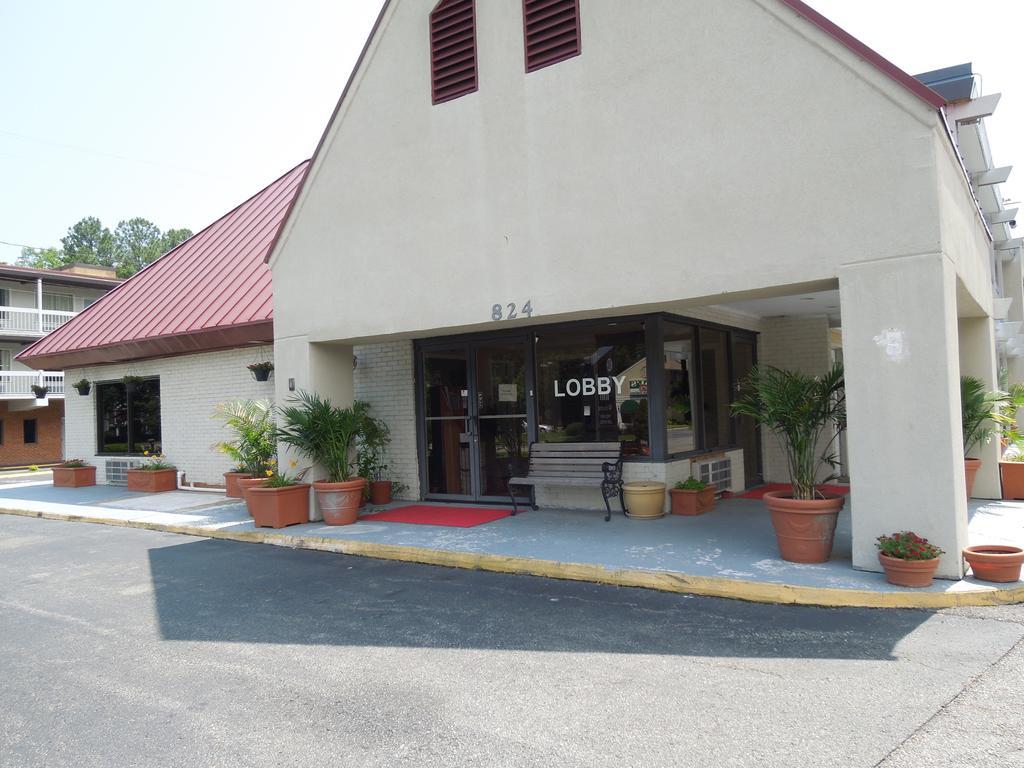 Red Roof Inn Williamsburg Exterior photo