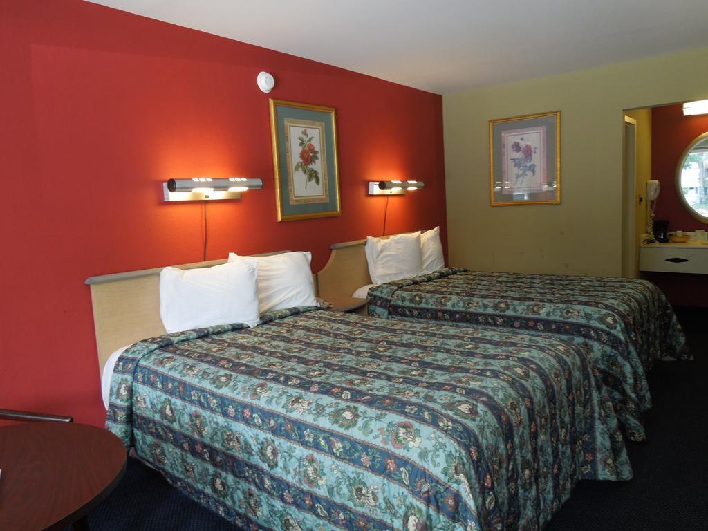 Red Roof Inn Williamsburg Room photo
